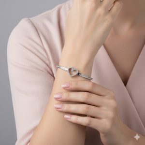 Alternative view of Bracciale Rigid Cuore | Acciaio Inossidabile | Apri & Chiudi a Molla